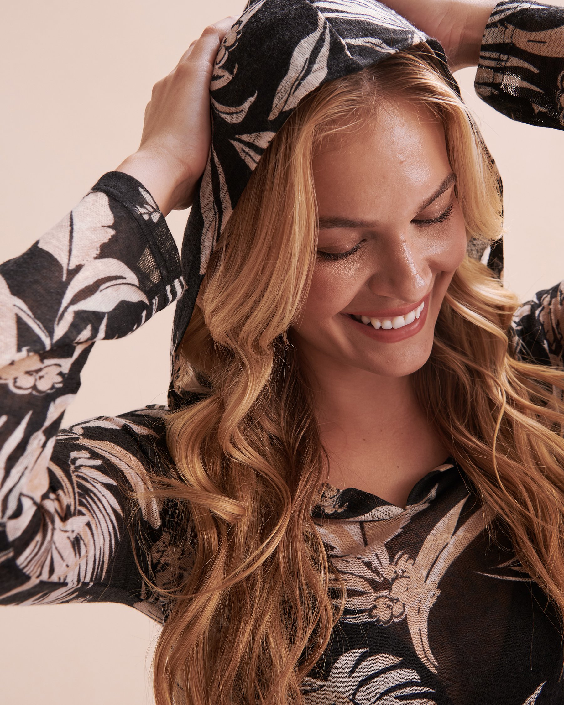 COVER ME Tunique manches longues à capuche Hacci Noir/Beige/Crème 25055270 - Voir3