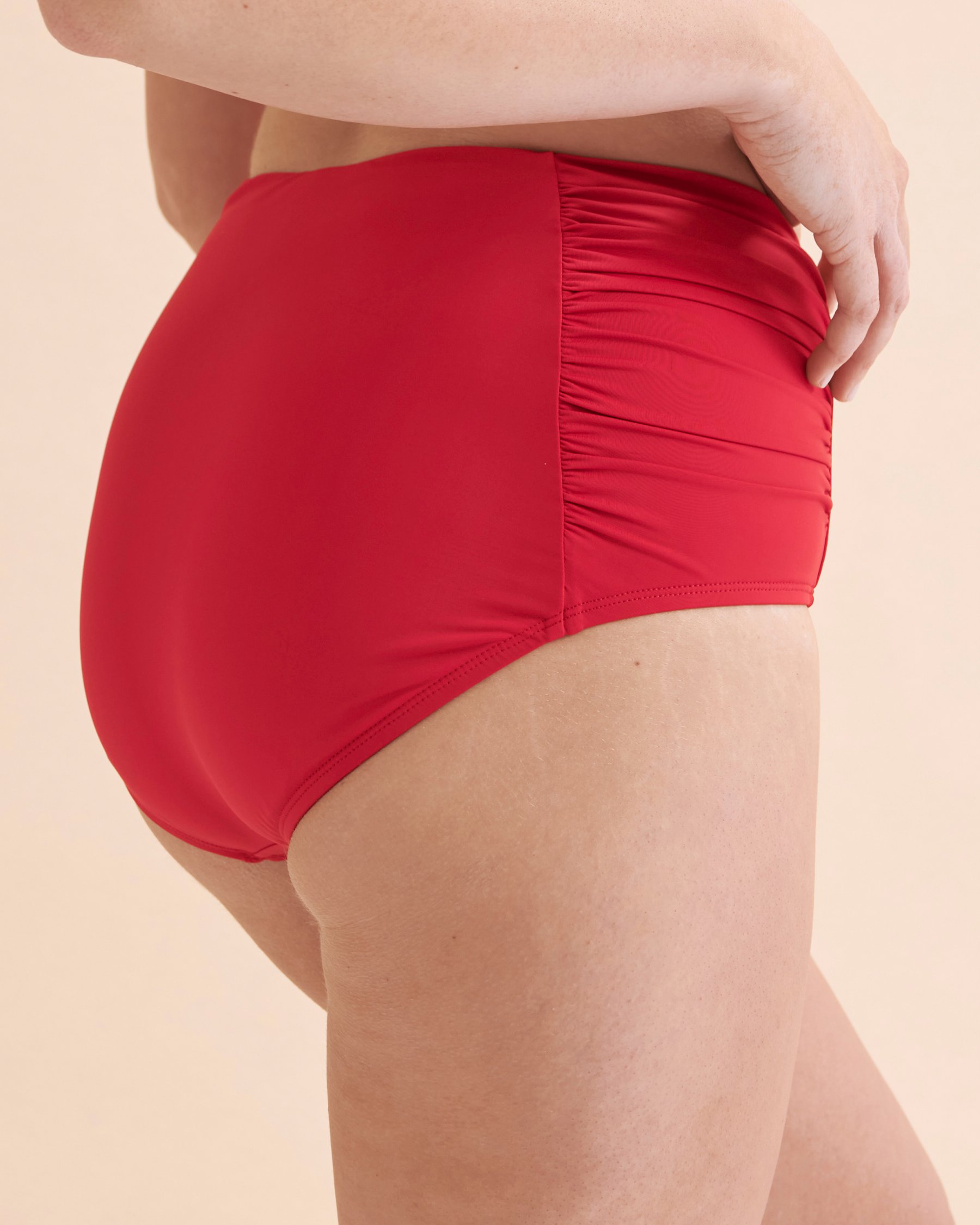 JANTZEN Bas de bikini taille haute plissé sur les côtés Solid Rouge JZ23170H - Voir3