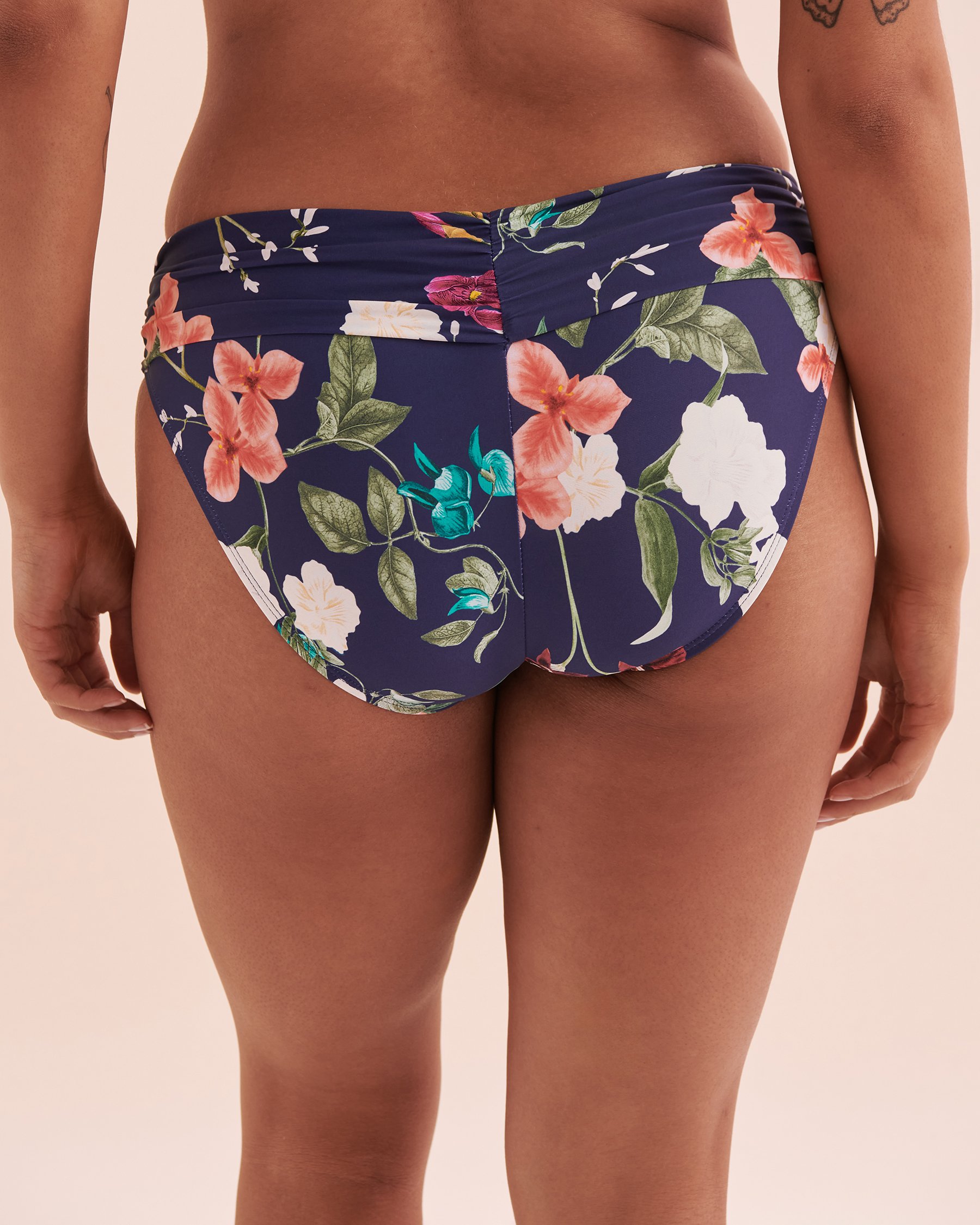 JANTZEN Bas de bikini aux hanches bande de taille pliée Floral Fantasy Floral bleu foncé JZ24261H - View2