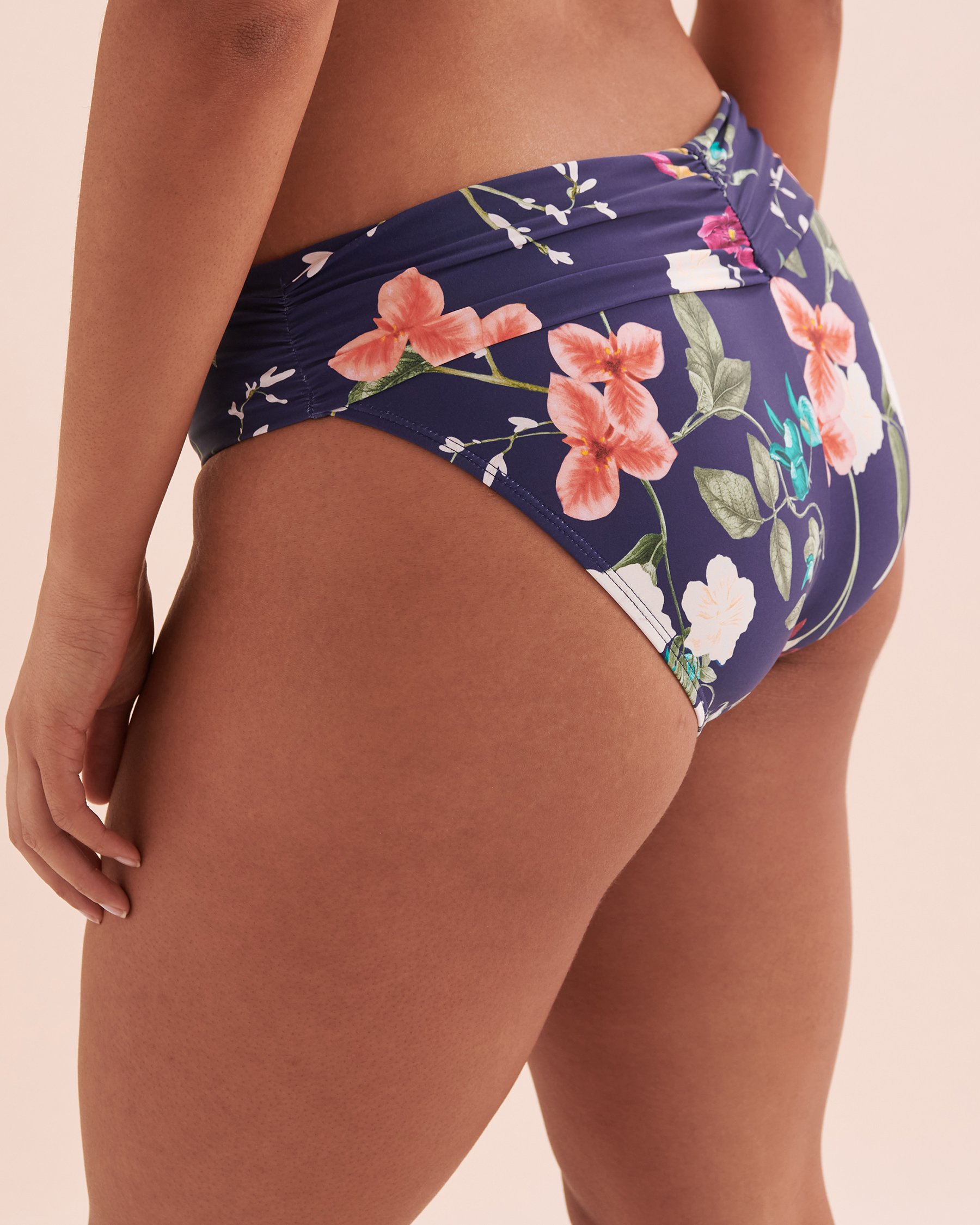 JANTZEN Bas de bikini aux hanches bande de taille pliée Floral Fantasy Floral bleu foncé JZ24261H - Voir3