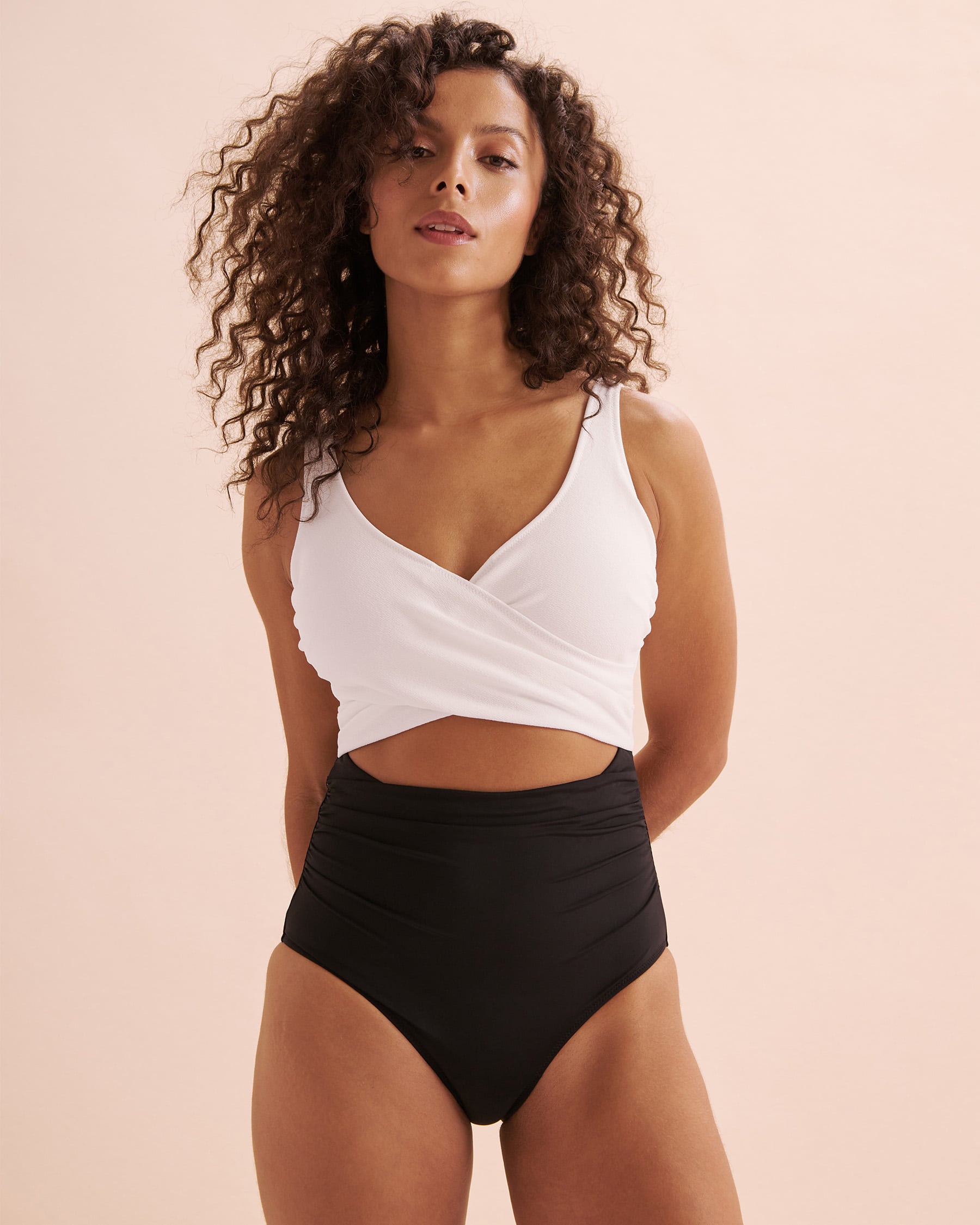 EVERYDAY SUNDAY Maillot une-pièce enveloppant classique Noir & Blanc ESBEAW00964F - Voir1