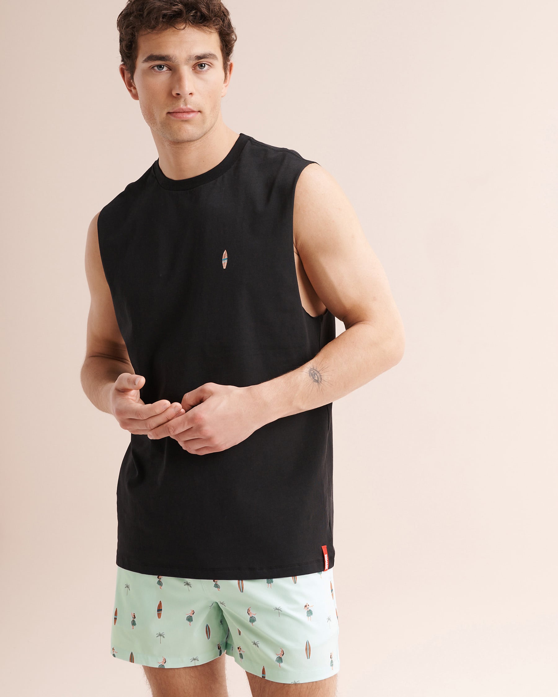 HAMABE Surfboard Crewneck Tank Top Black 04100065 - View5