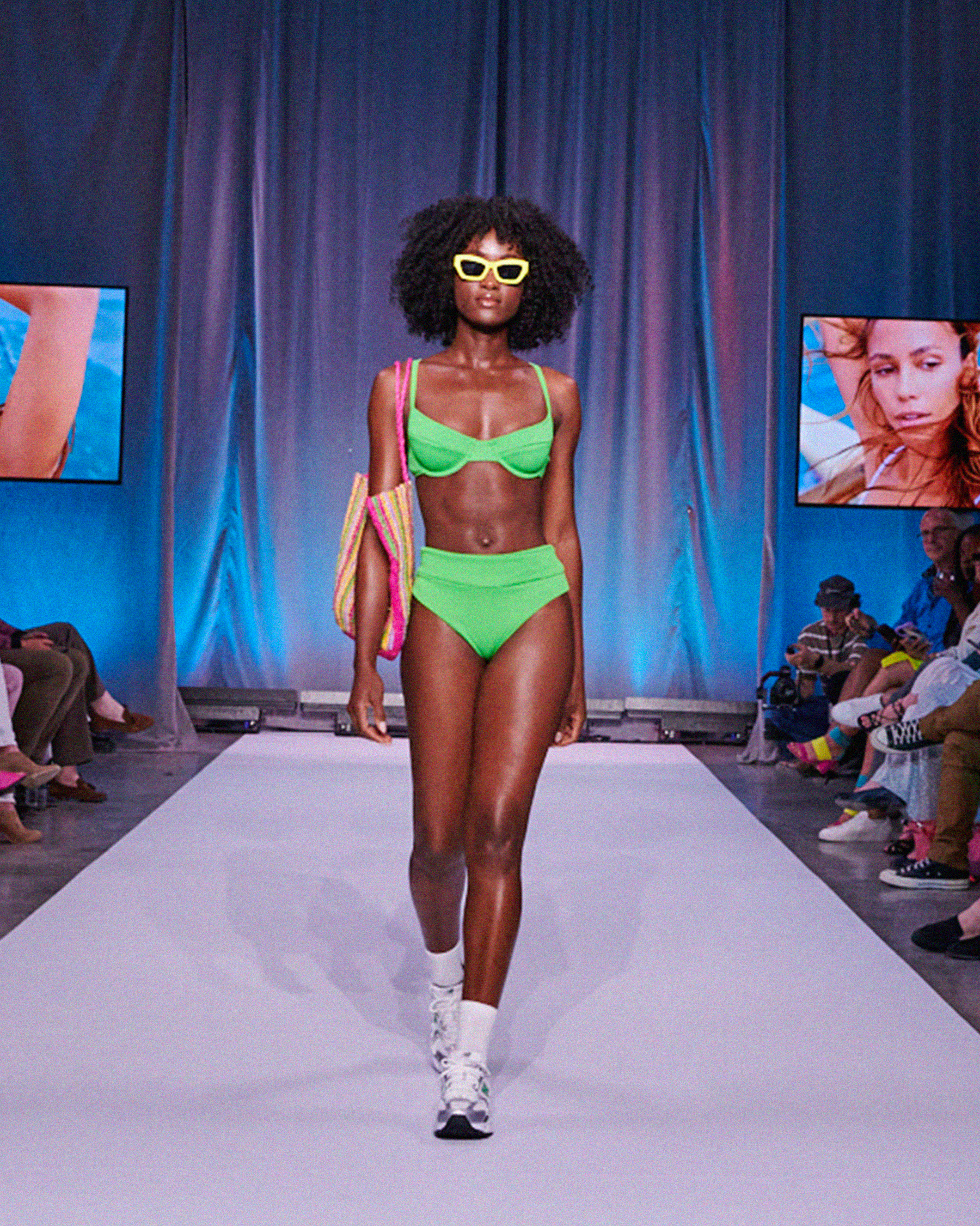 KULANI KINIS Peppermint Ribbed Plunge Bikini Top Flashy green TOP152GRIB - View6