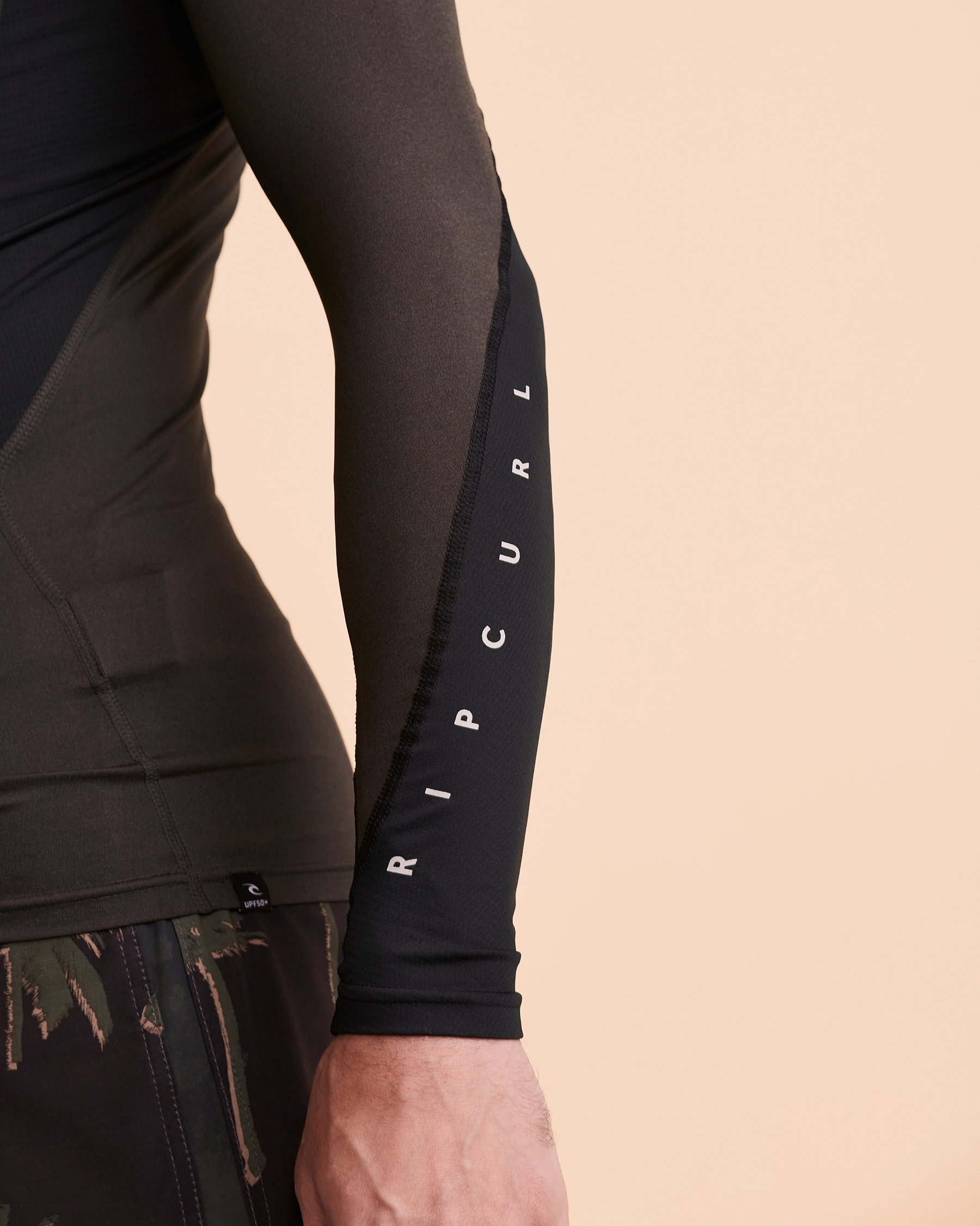 RIP CURL WAVE Long Sleeve Rashguard Black charcoal WLU3AM - View4