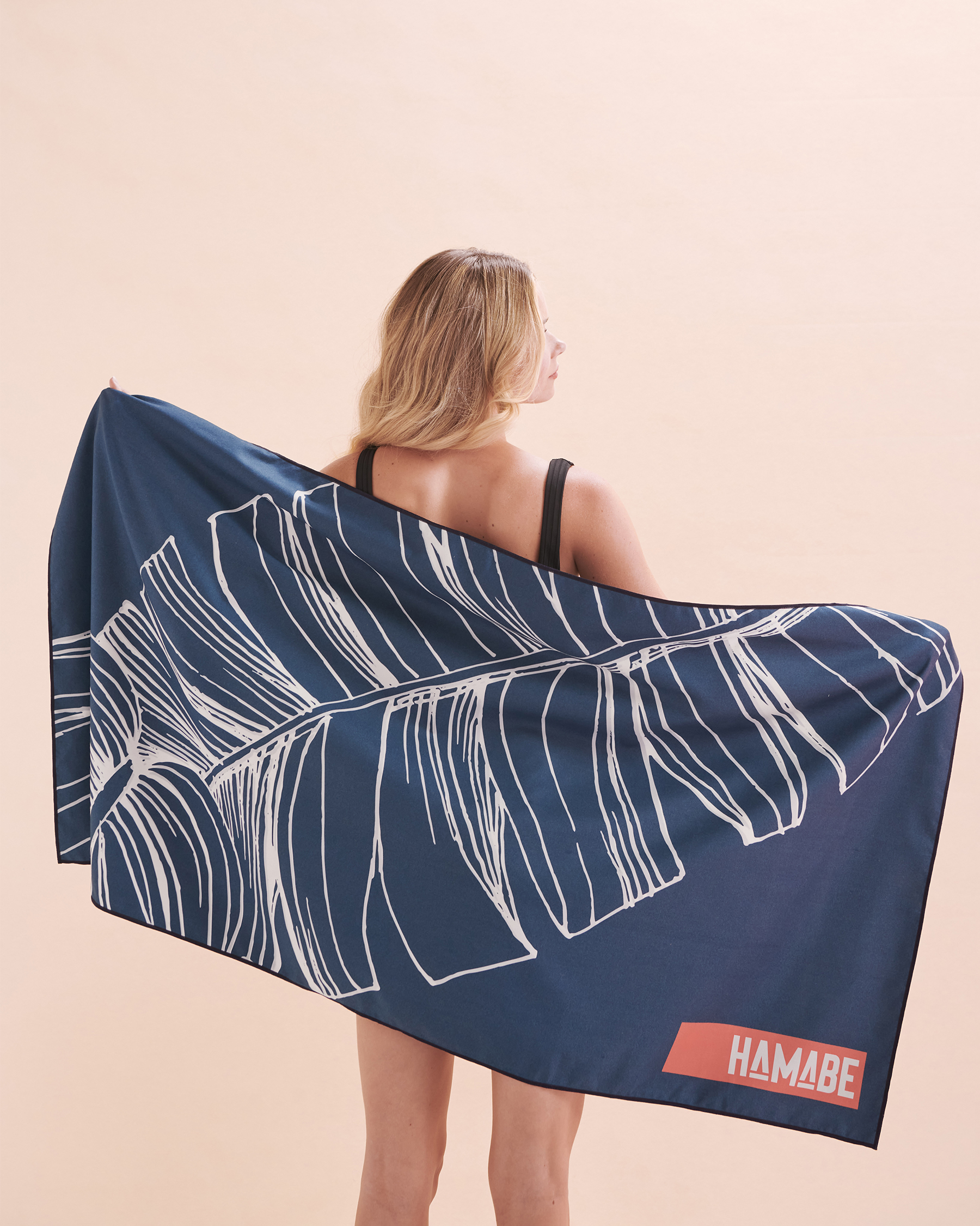 HAMABE Microfiber Beach Towel Blue Leaf 02500008 - View1